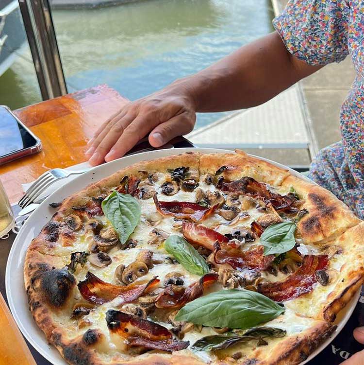 wood-fired pizza from Noosa Italian